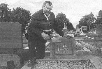 Bob Killoran at Douglas Borlaces grave before re-dedication